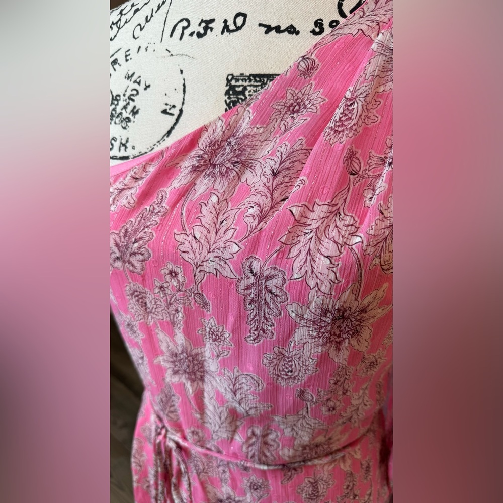 Tayler Elegant Pink Floral One-Shoulder Dress. - Picture 4 of 10